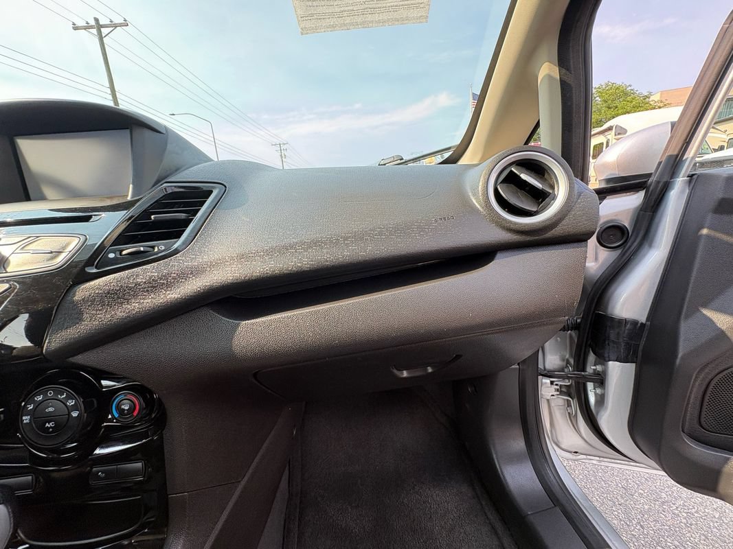 Used 2015 Ford Fiesta SE w/ Equipment Group 201A FWD image 28