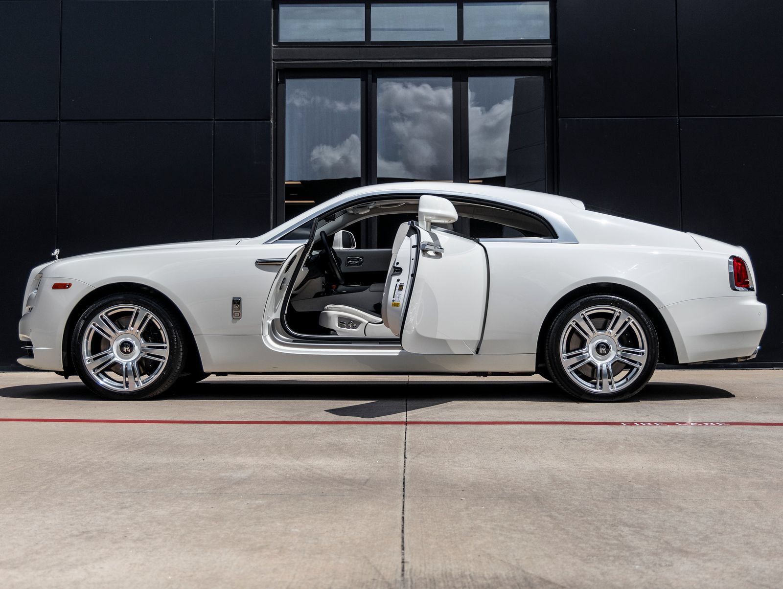 Used 2018 Rolls-Royce Wraith RWD image 11