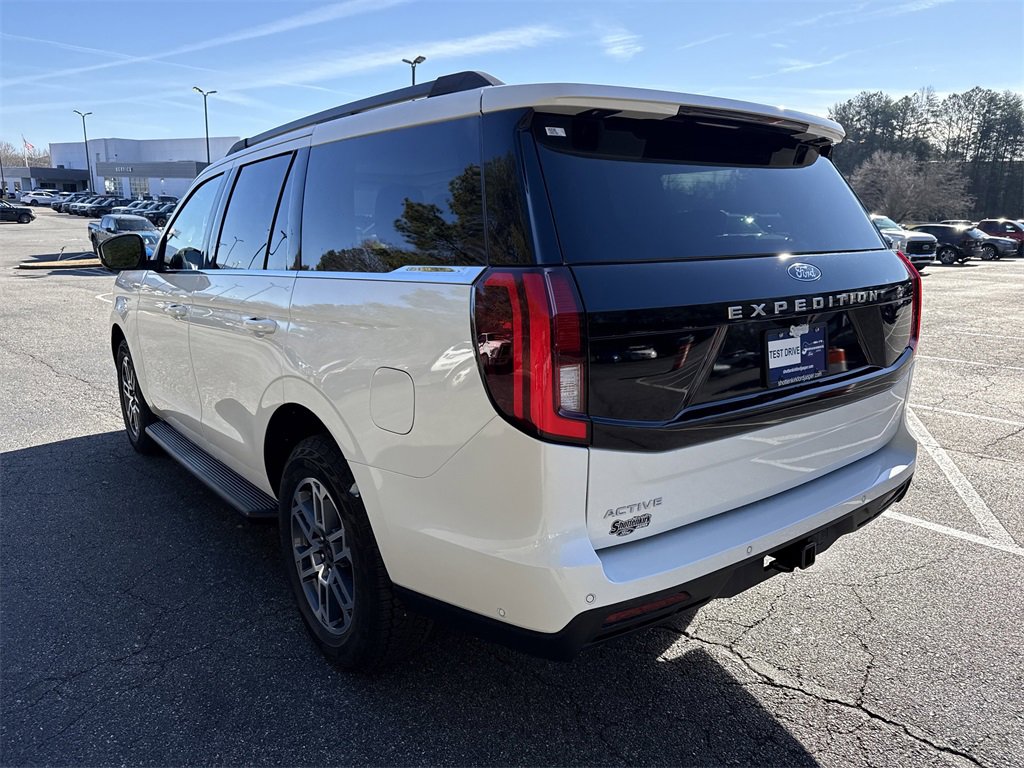 Used 2025 Ford Expedition Active image 5