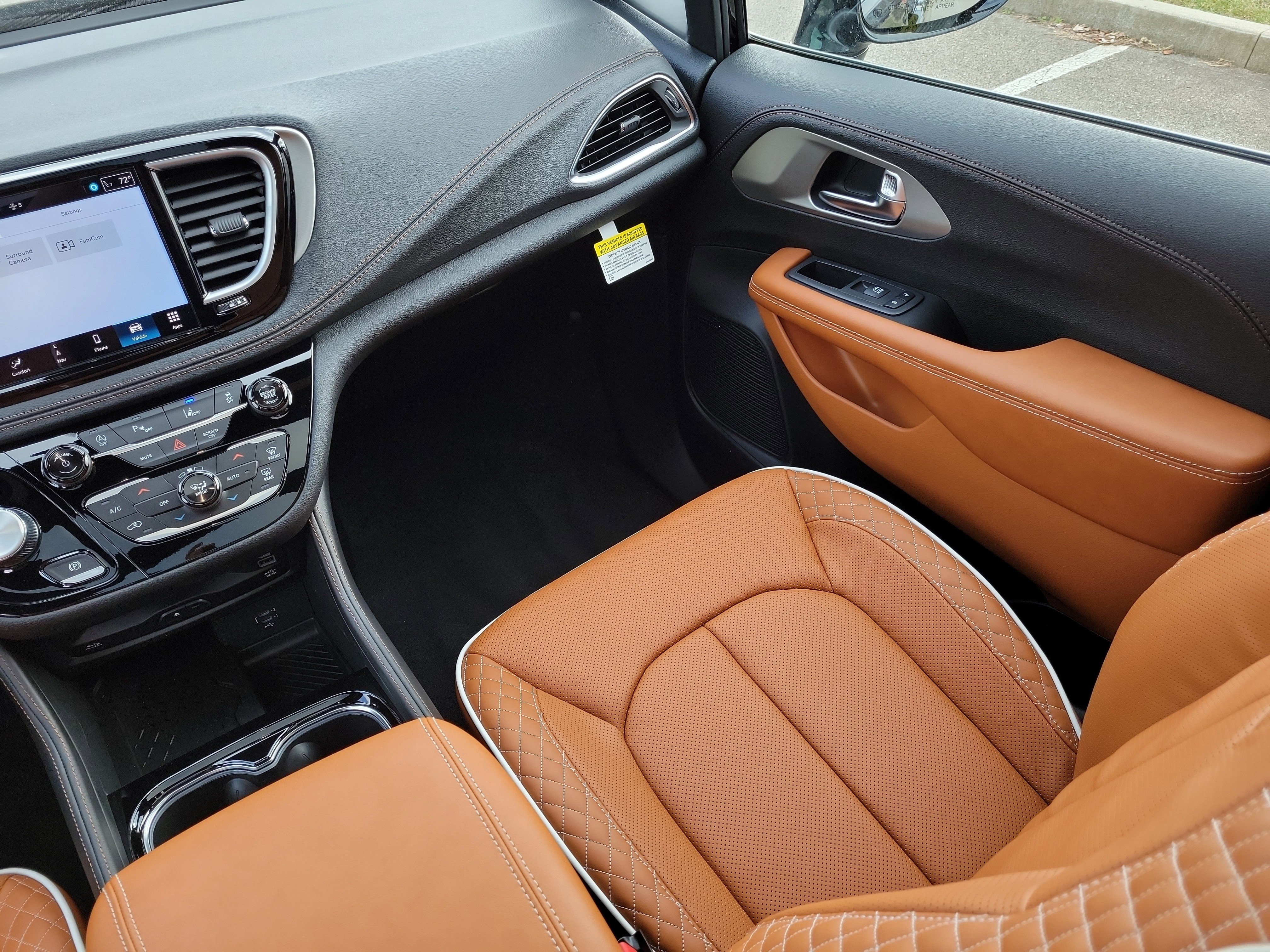 New 2026 Chrysler Pacifica Pinnacle image 15