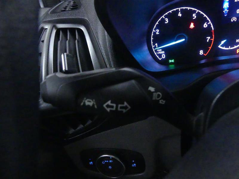 Used 2023 Ford Transit Connect XLT image 16