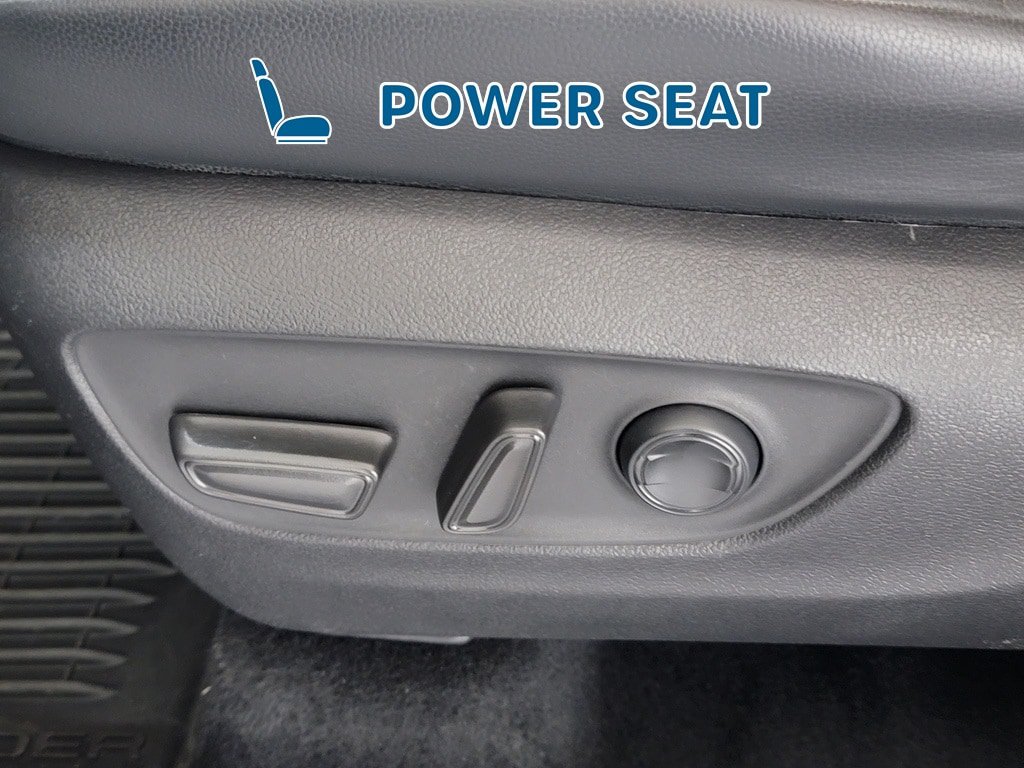 Used 2022 Toyota Highlander XLE AWD/4WD image 15