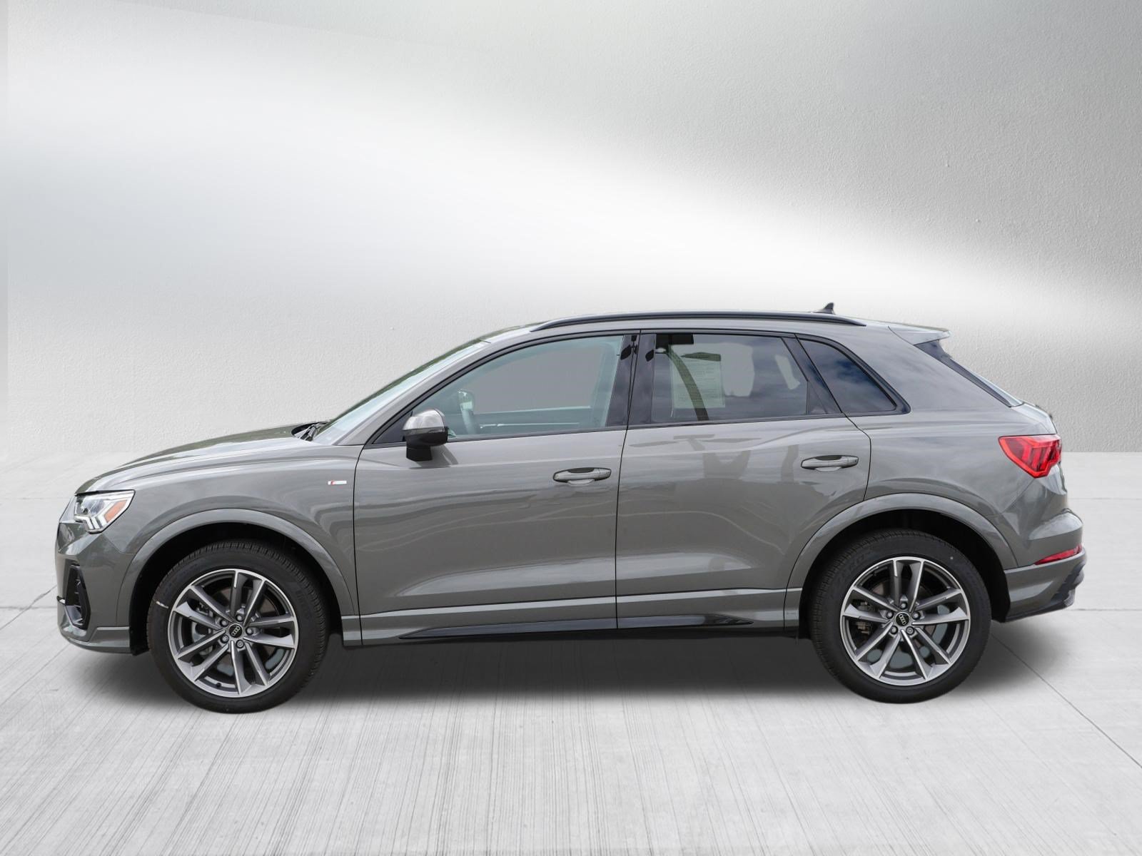 Certified 2025 Audi Q3 2.0T Premium w/ Convenience Package AWD/4WD image 4