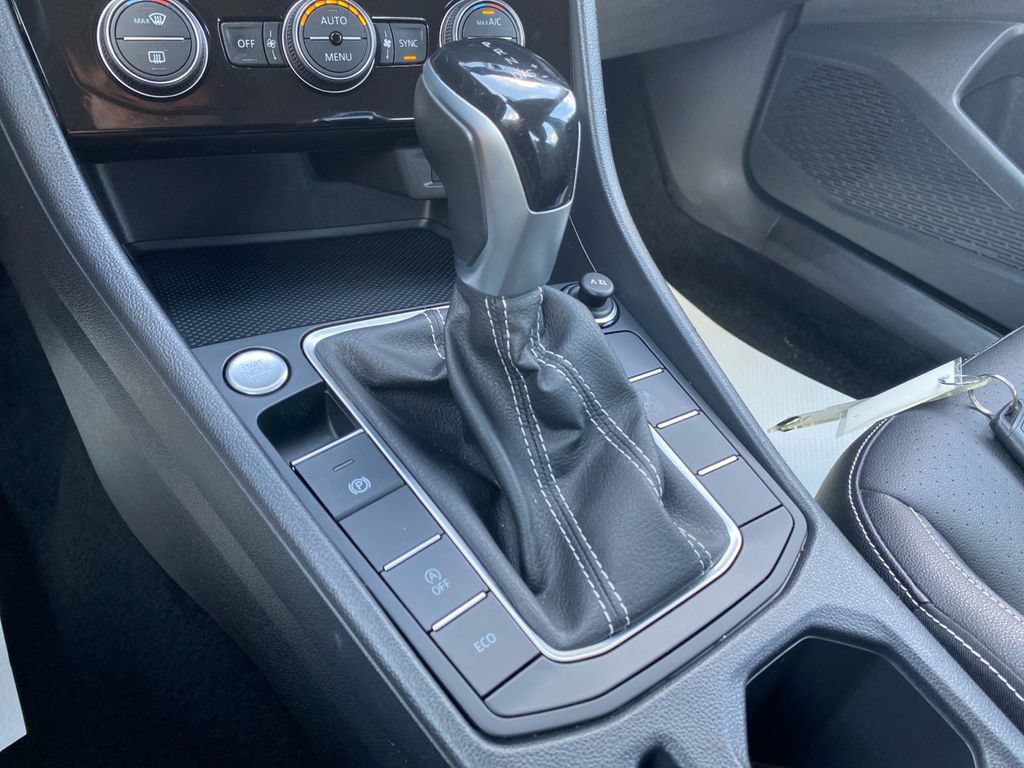 Used 2023 Volkswagen Jetta SE FWD image 31