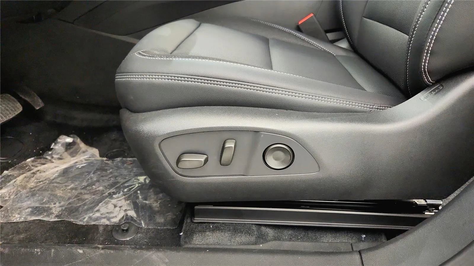 New 2026 Chevrolet Blazer EV LT image 30