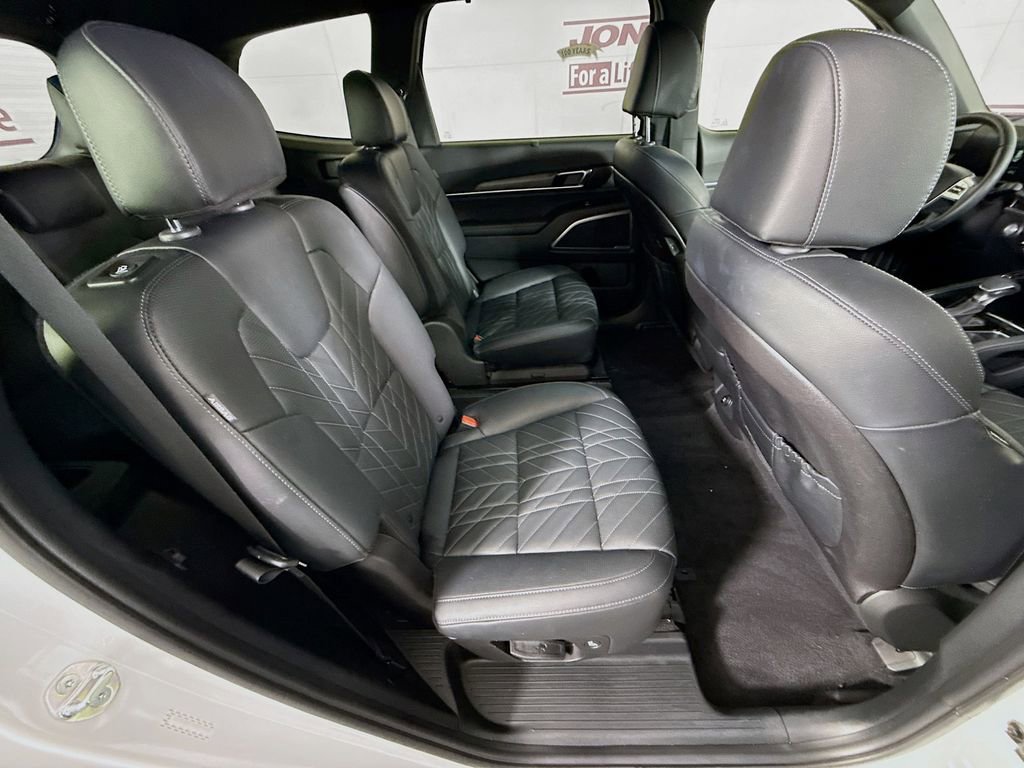 Used 2025 Kia Telluride EX X-Line AWD/4WD image 33