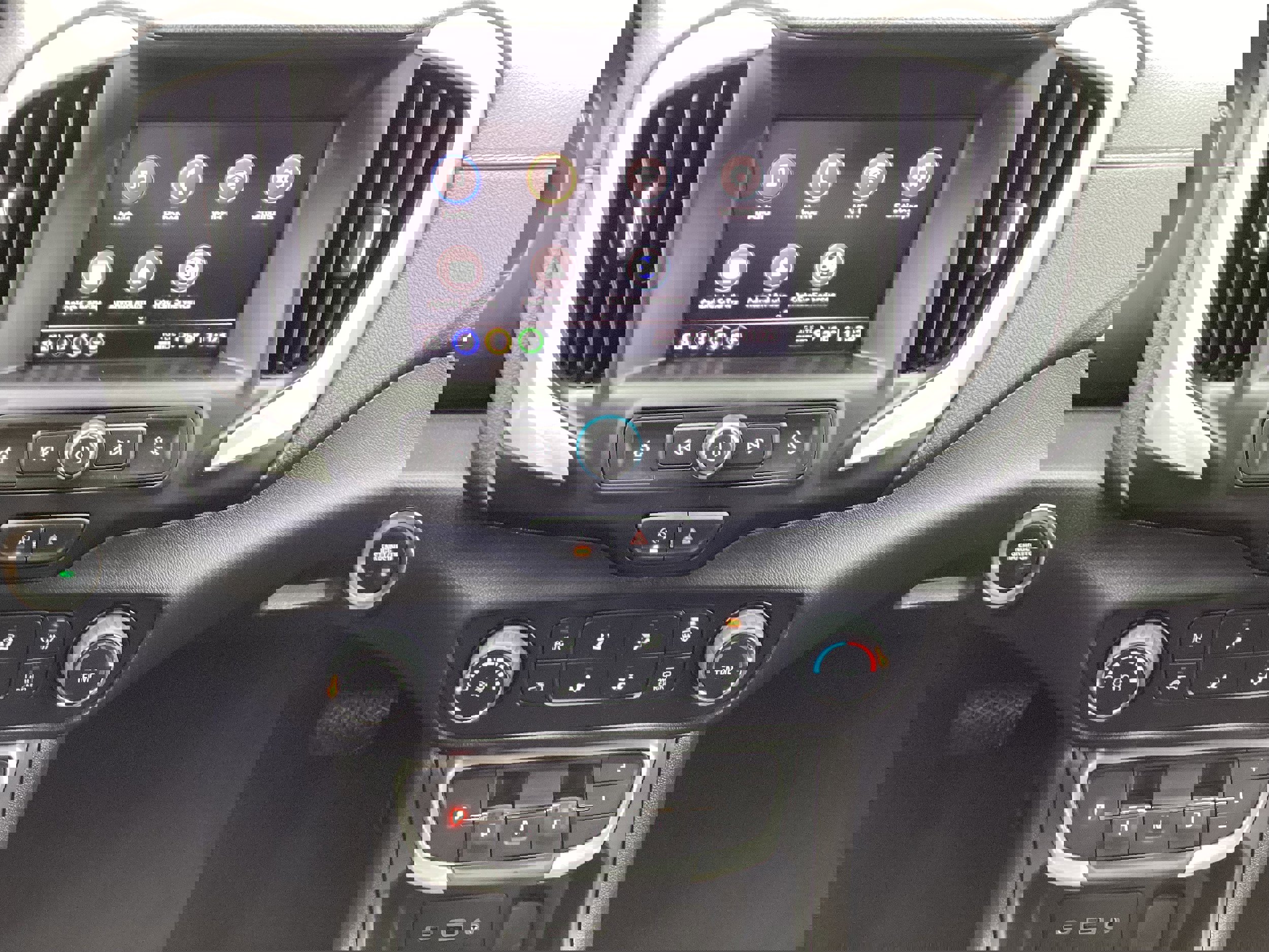 Used 2024 GMC Terrain SLE image 18