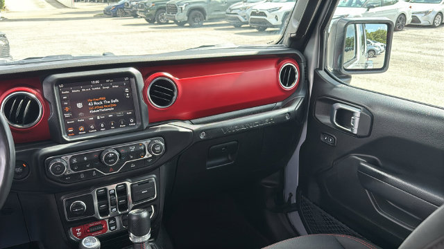 Used 2023 Jeep Wrangler Unlimited Rubicon w/ Cold Weather Group AWD/4WD image 14