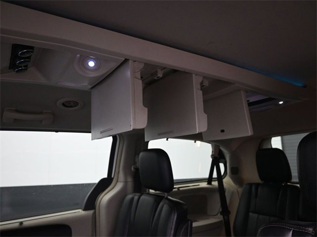 Used 2011 Chrysler Town & Country Touring-L w/ Entertainment Group #2 image 28