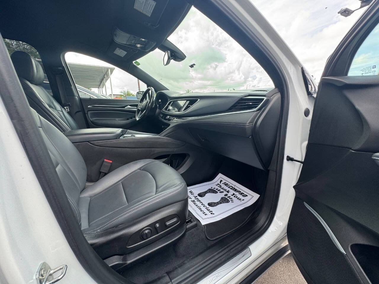 Used 2022 Buick Enclave Essence FWD image 24