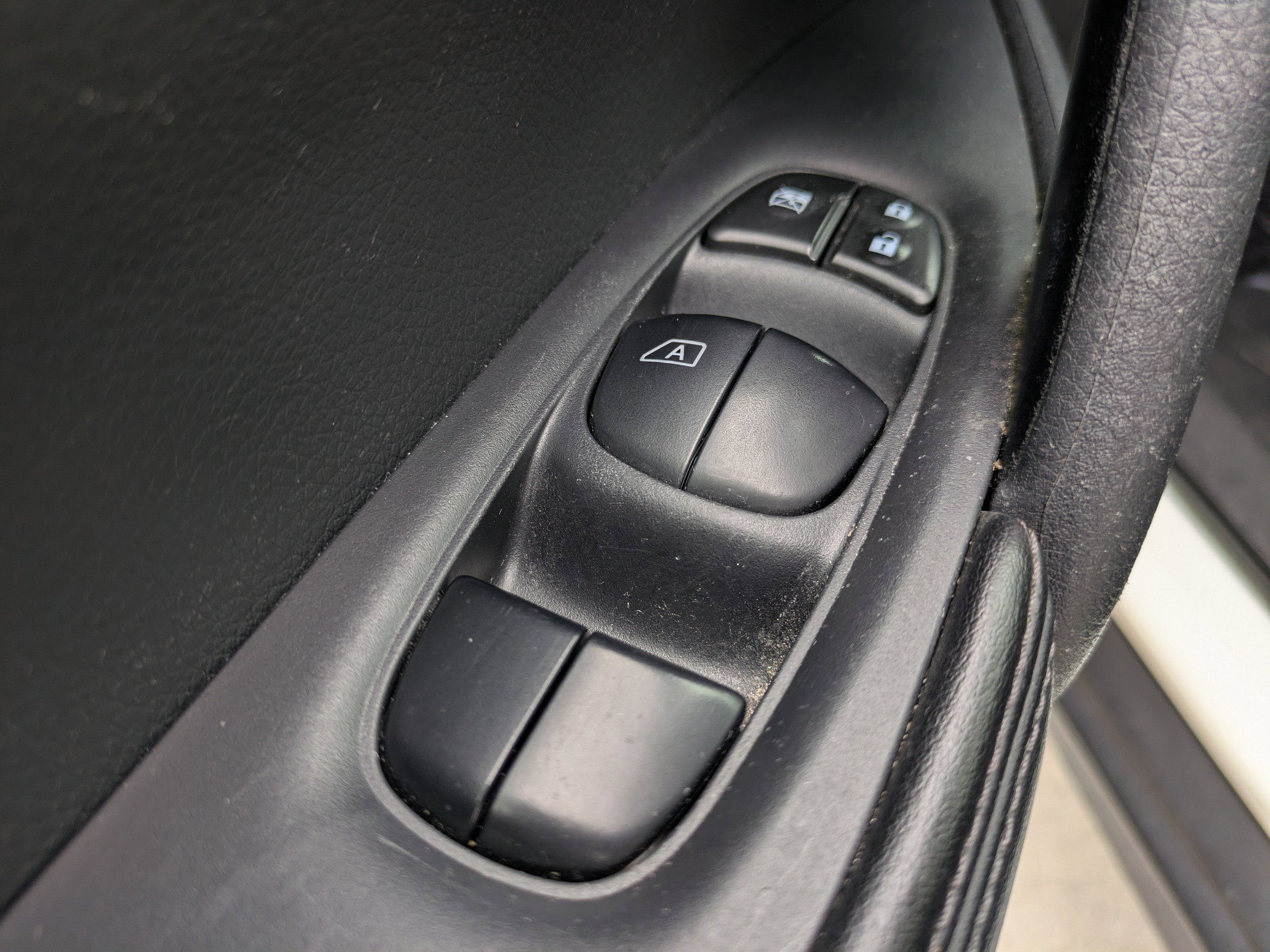 Used 2019 Nissan Rogue SV AWD/4WD image 20