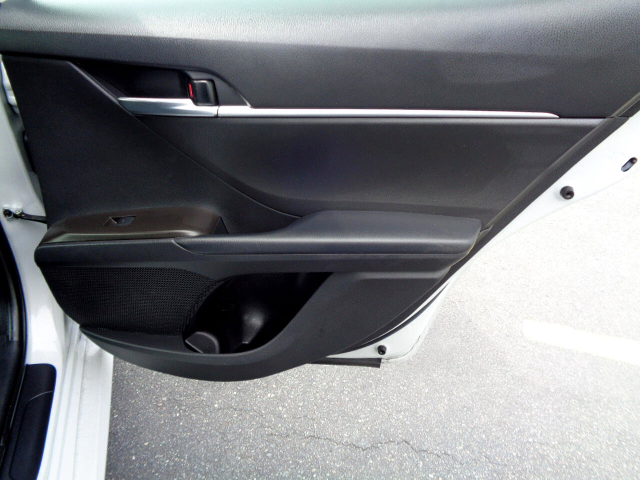 Used 2022 Toyota Camry LE image 21