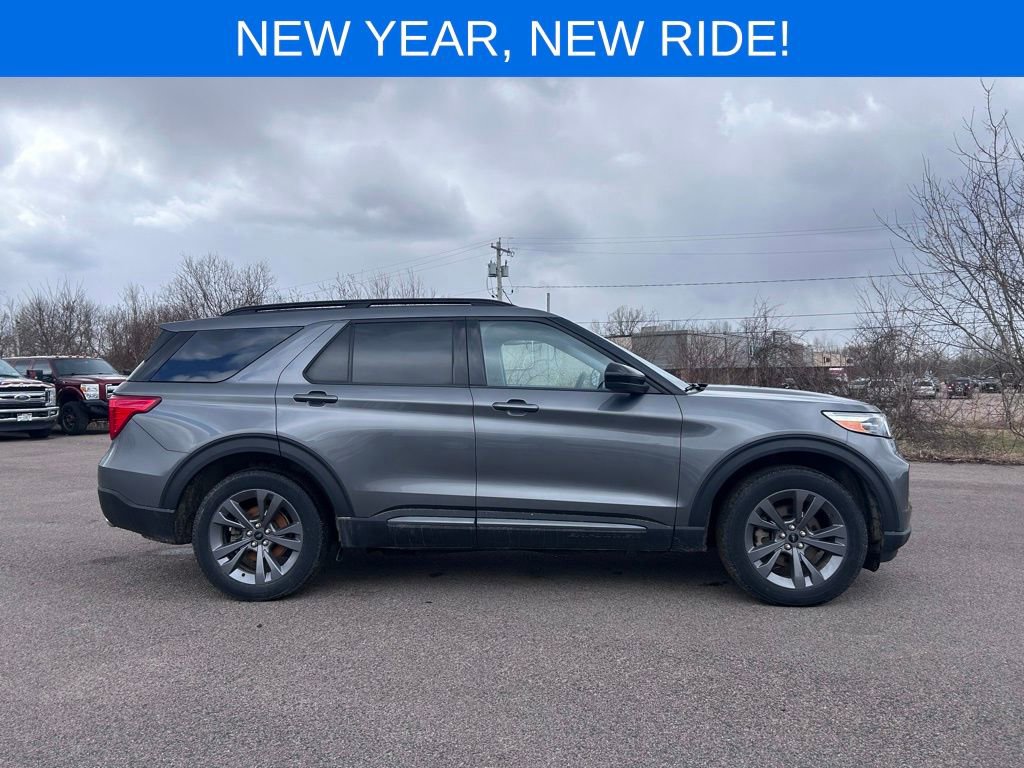 Used 2023 Ford Explorer XLT w/ Equipment Group 202A image 7