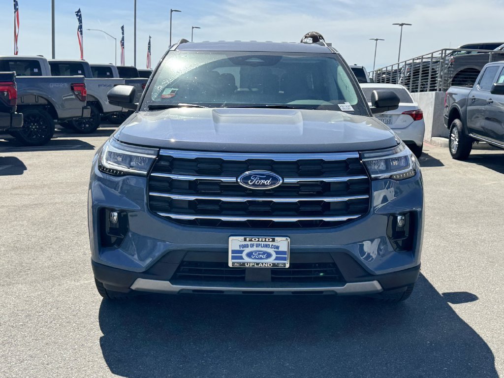Used 2026 Ford Explorer Active w/ Active Comfort Package RWD image 2