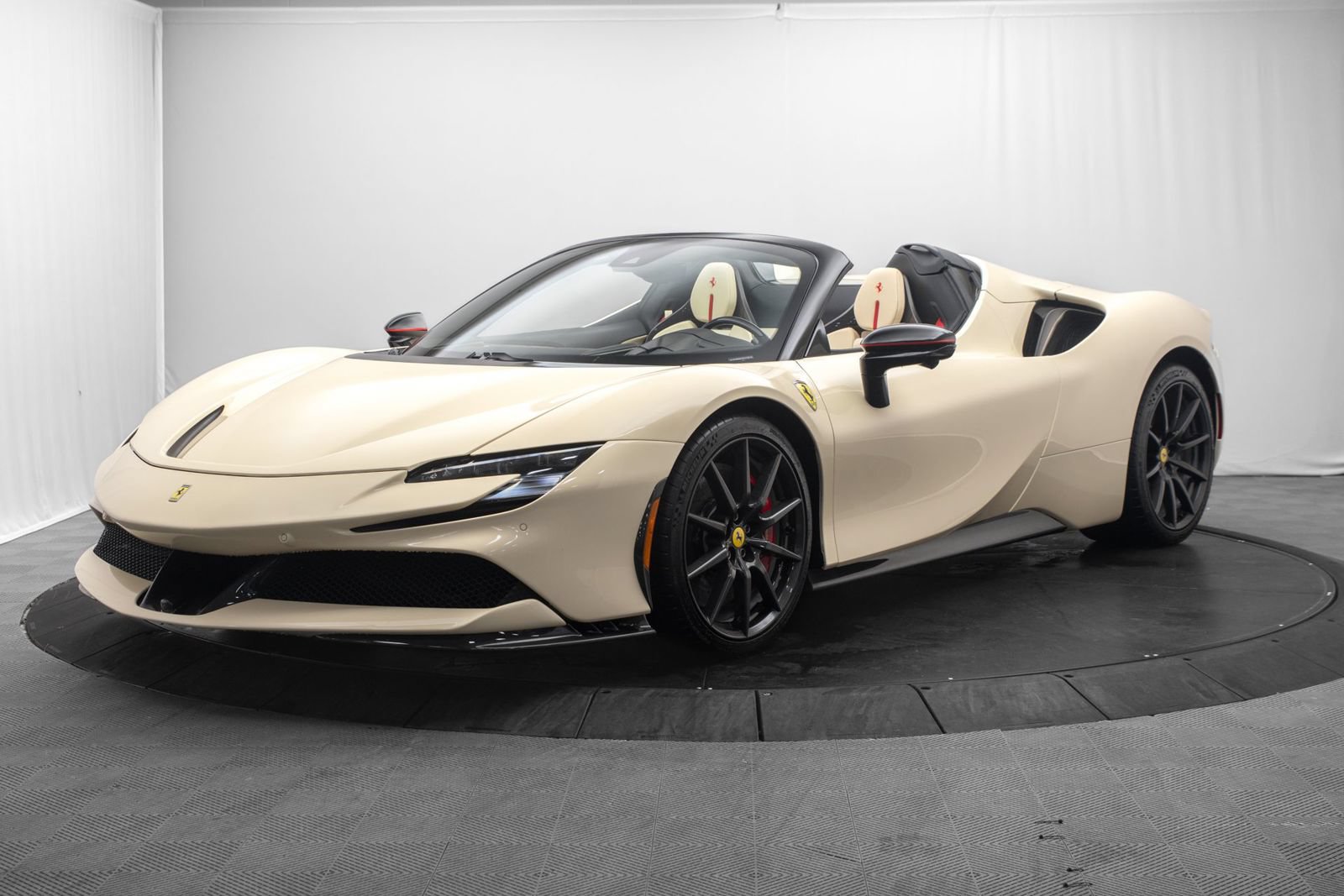 Used 2024 Ferrari SF90 Spider AWD/4WD image 6