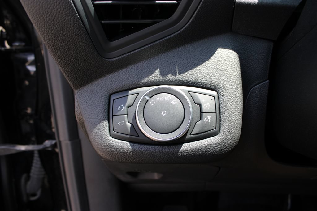 Used 2018 Ford Escape SE w/ SE Sync 3 Package AWD/4WD image 11