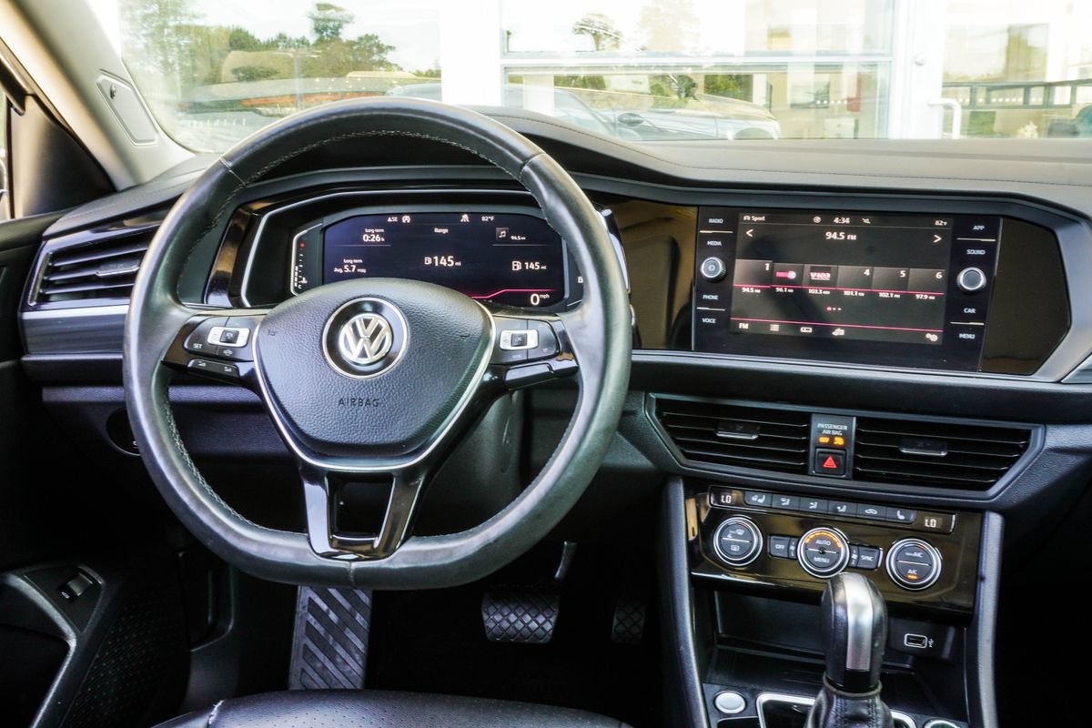 Used 2020 Volkswagen Jetta SEL FWD image 16
