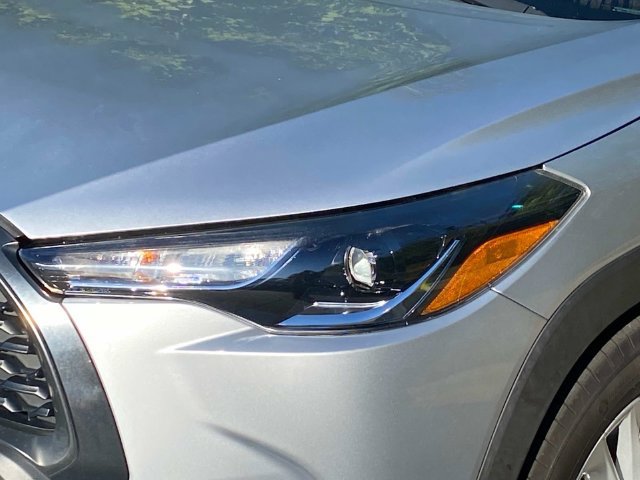 Used 2022 Toyota Corolla Cross LE FWD image 5