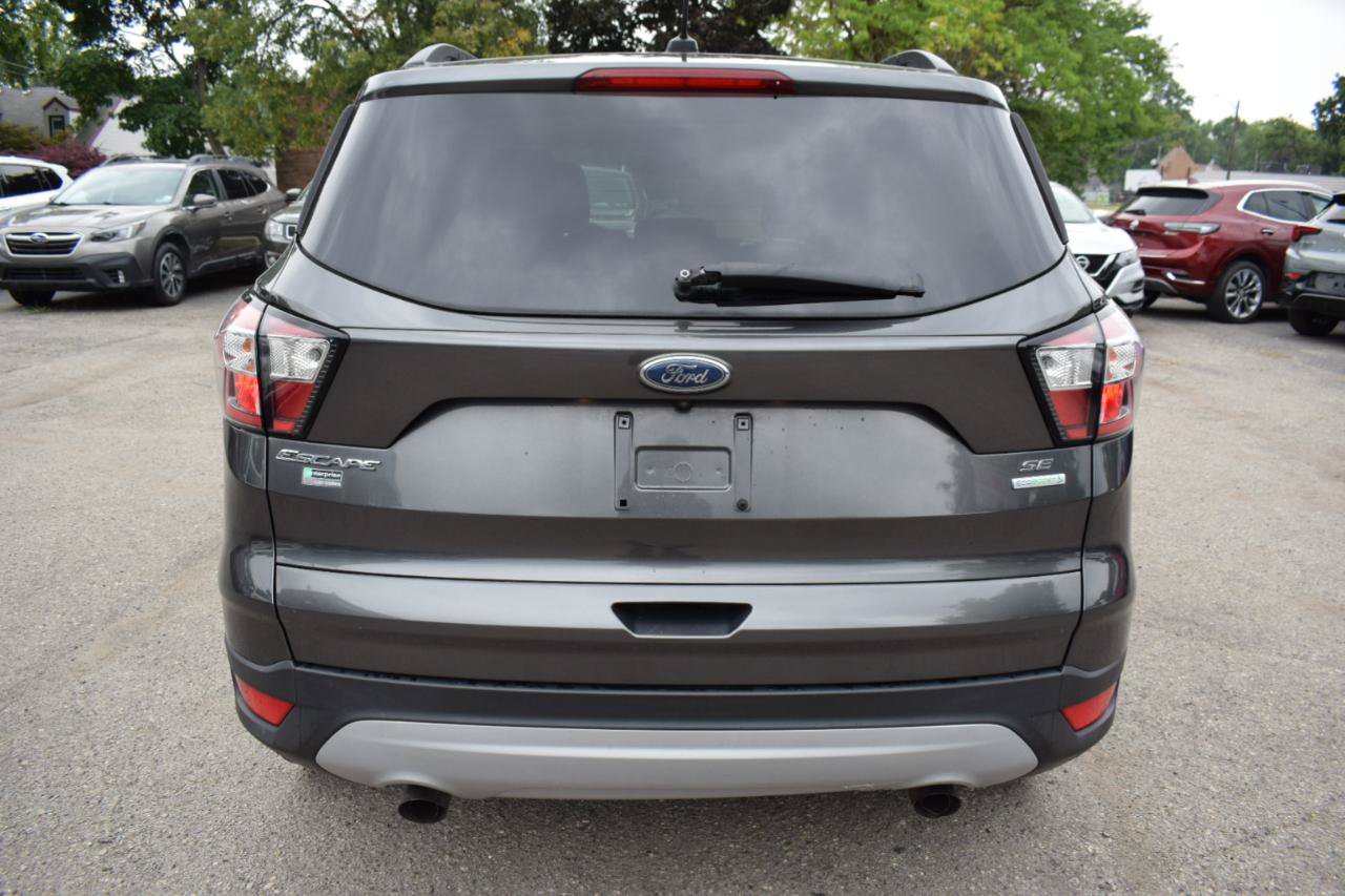 Used 2018 Ford Escape SE FWD image 7