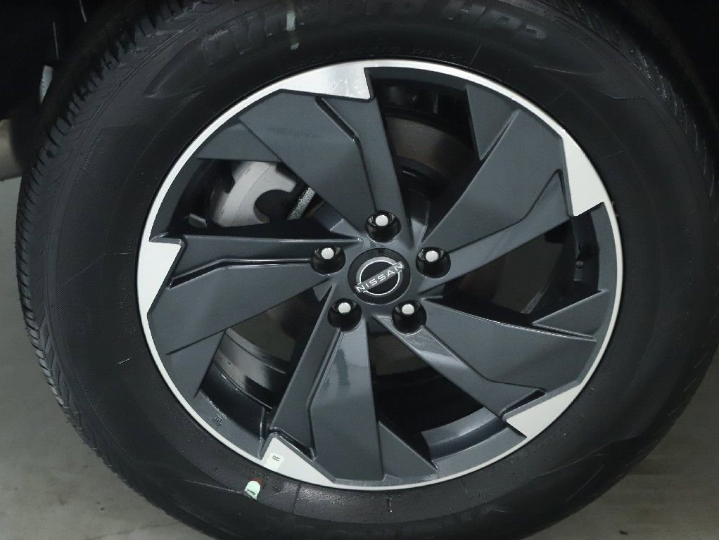 Certified 2026 Nissan Rogue SV image 12