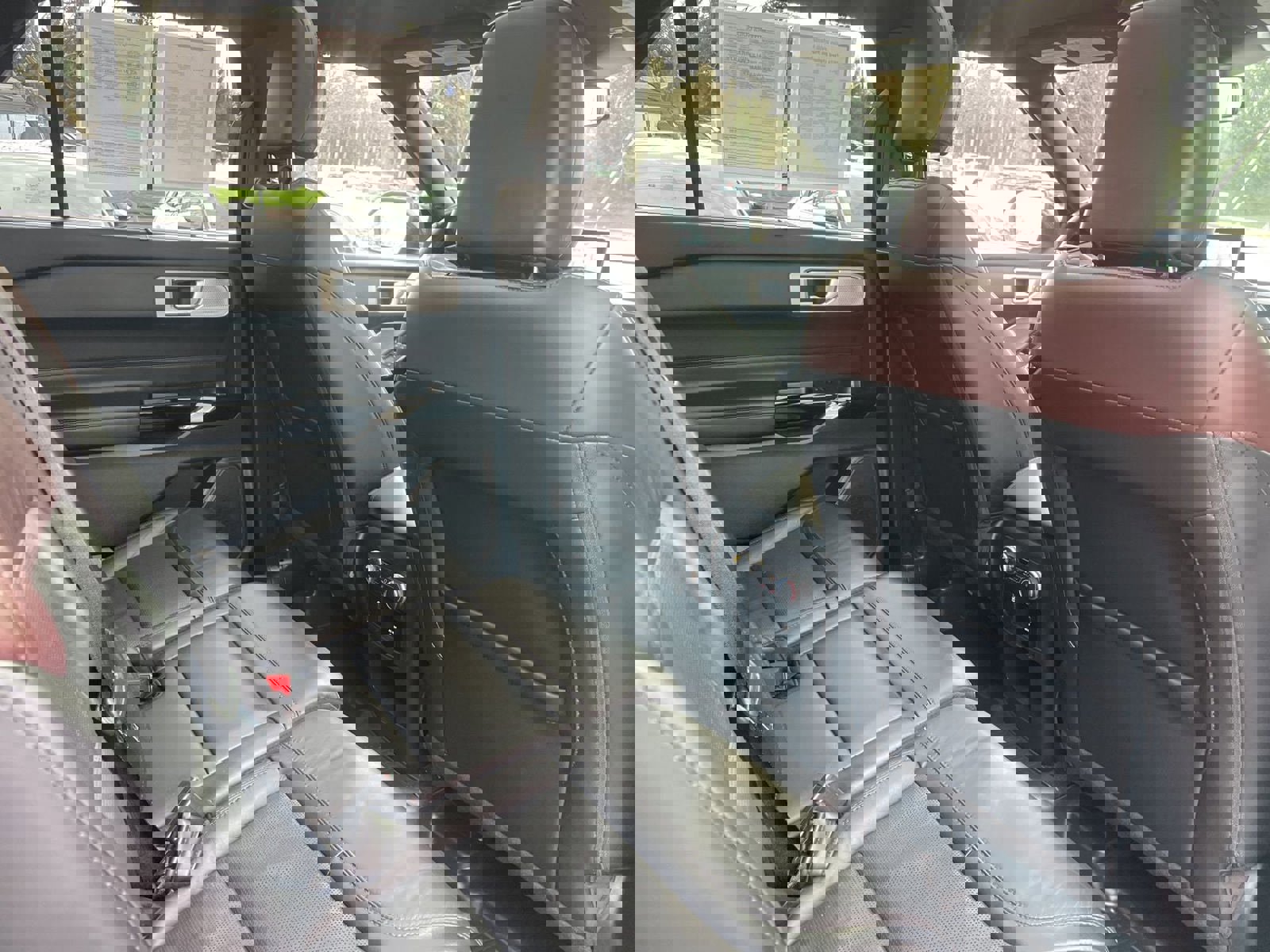 Used 2021 Ford Explorer Platinum w/ Equipment Group 601A AWD/4WD image 14