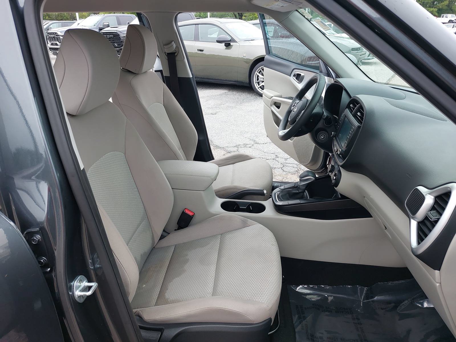 Used 2020 Kia Soul LX FWD image 10