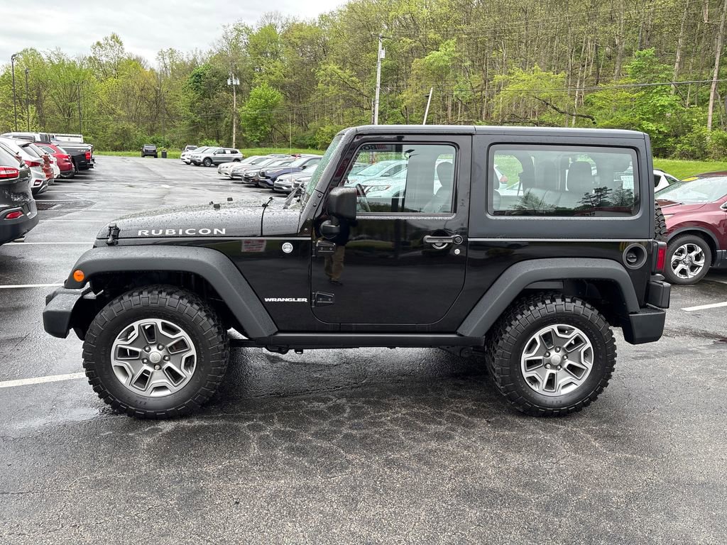 Used 2015 Jeep Wrangler Rubicon w/ Power Convenience Group AWD/4WD image 2