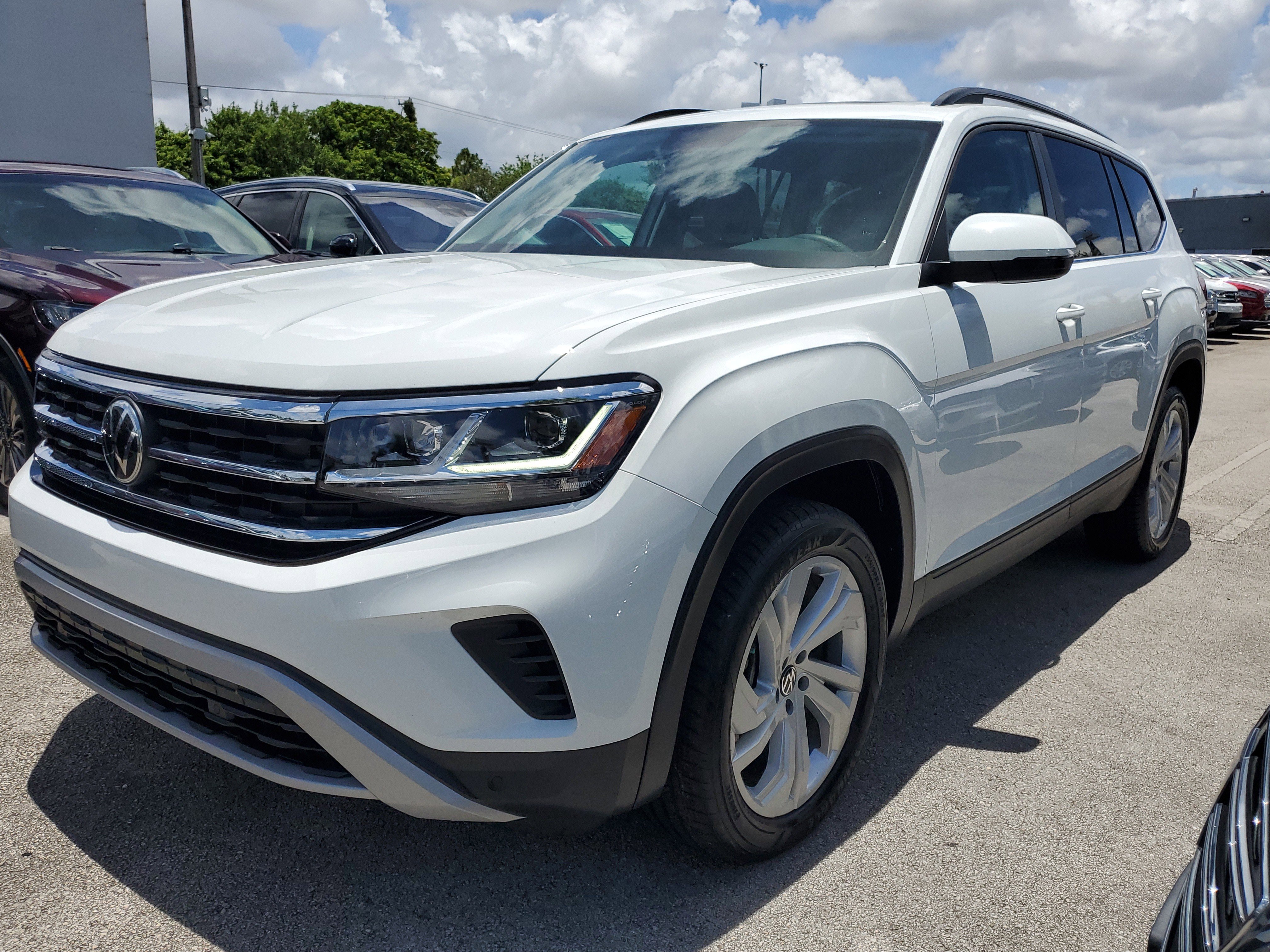 Used 2021 Volkswagen Atlas SE w/ Panoramic Sunroof Package image 3