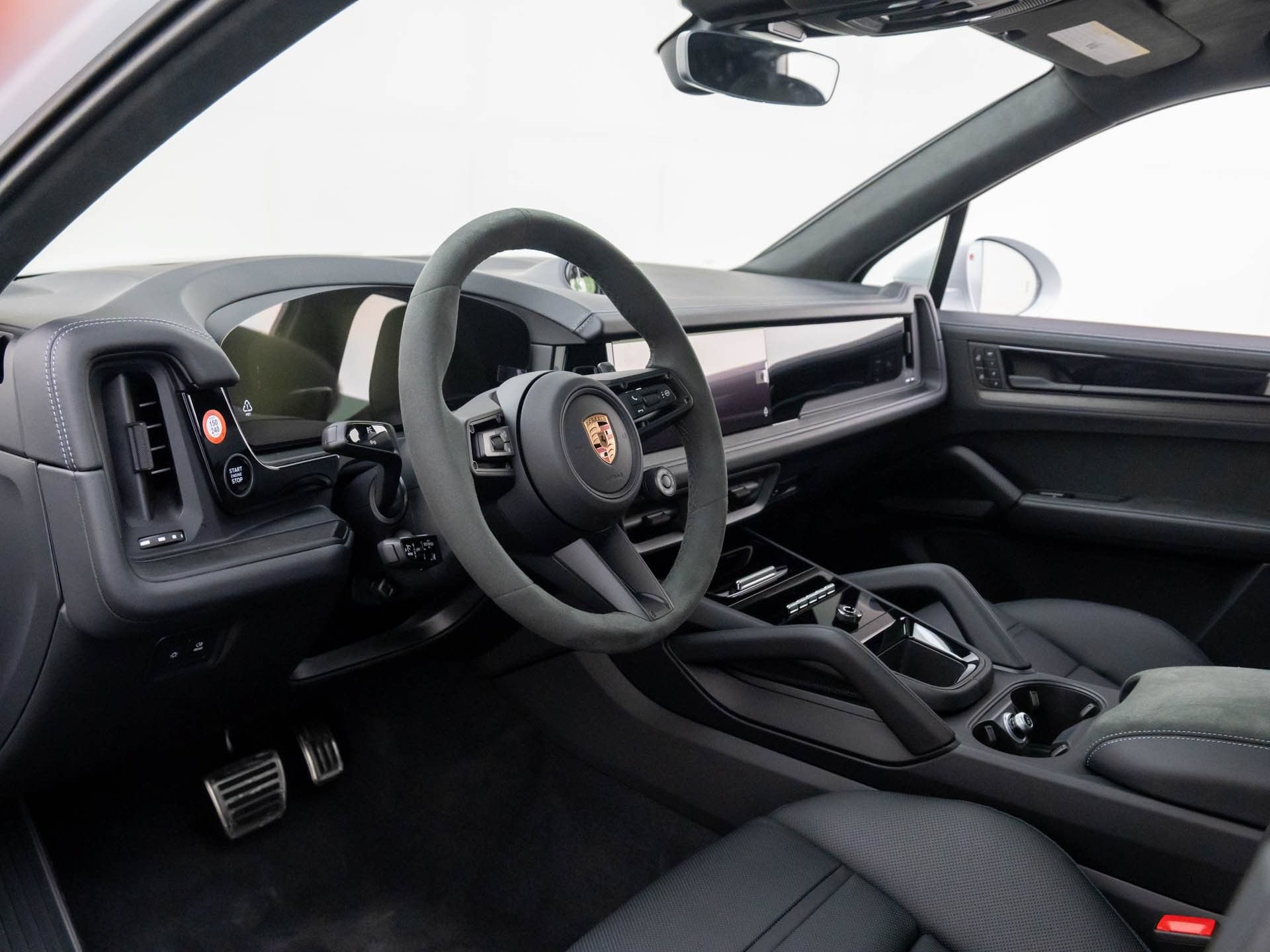 Used 2026 Porsche Cayenne GTS AWD/4WD image 4
