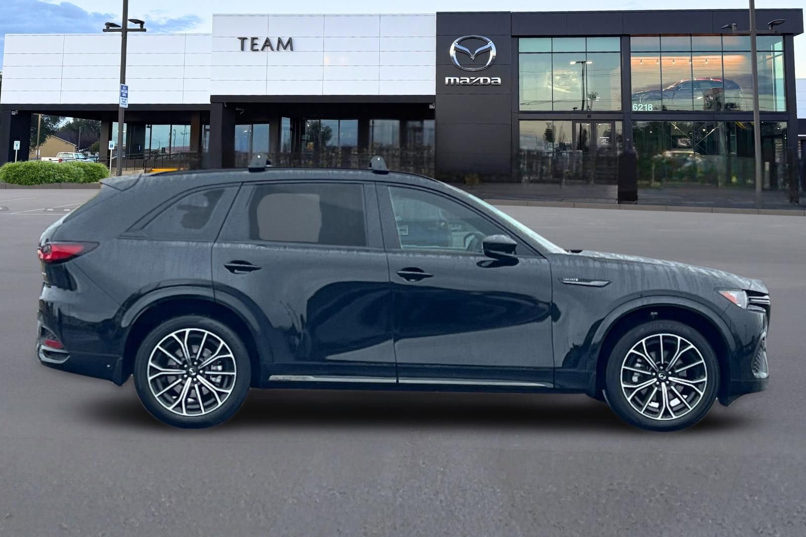 Certified 2025 MAZDA CX-70 3.3 Turbo S w/ Premium Package image 3