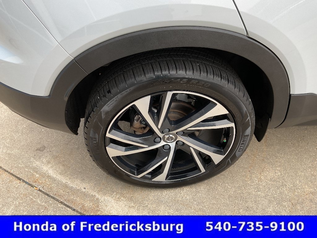 Used 2020 Volvo XC40 T5 R-Design AWD/4WD image 12