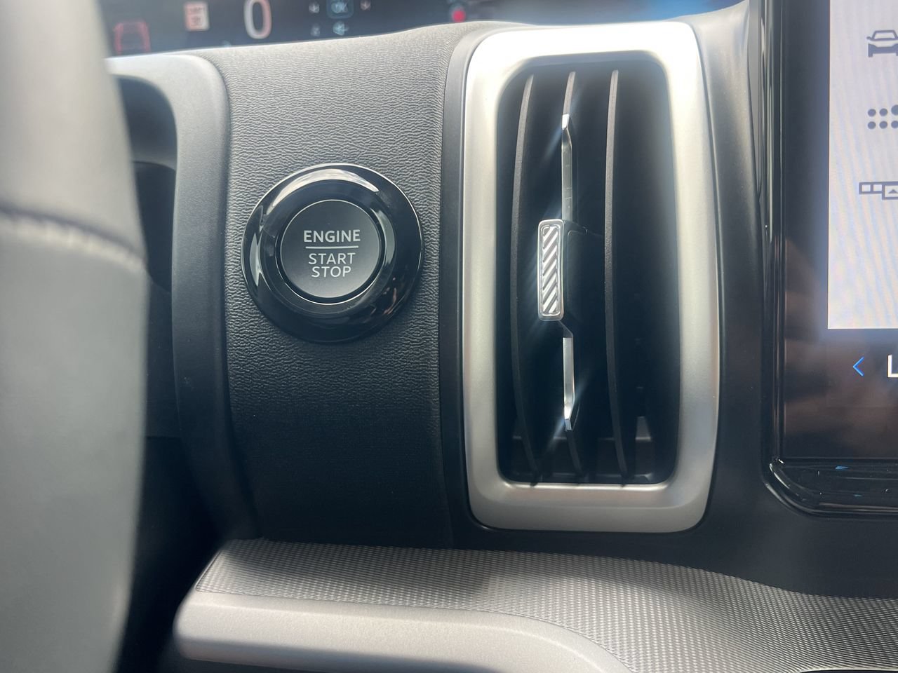 New 2027 Ford Expedition Active RWD image 6