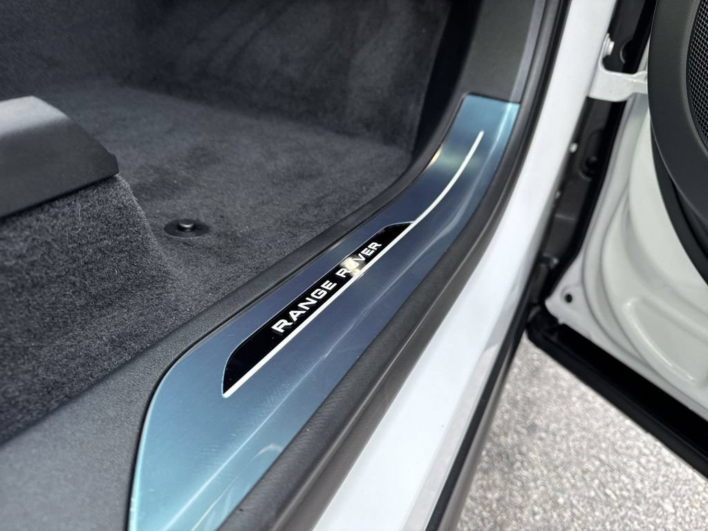 New 2025 Land Rover Range Rover Sport Dynamic SE AWD/4WD image 27