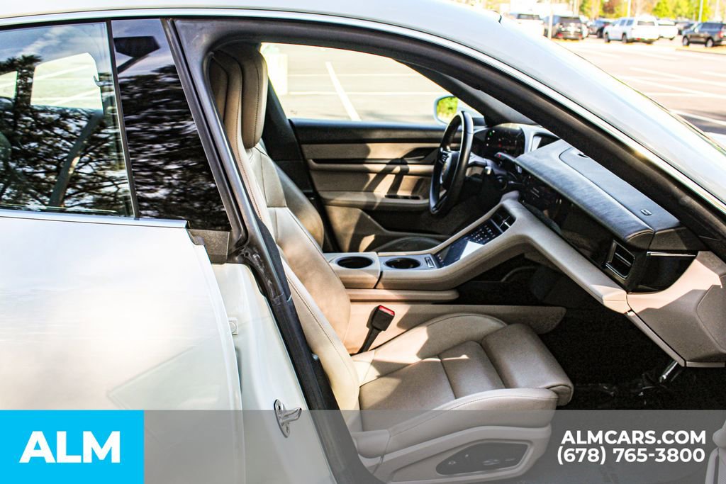 Used 2021 Porsche Taycan image 21