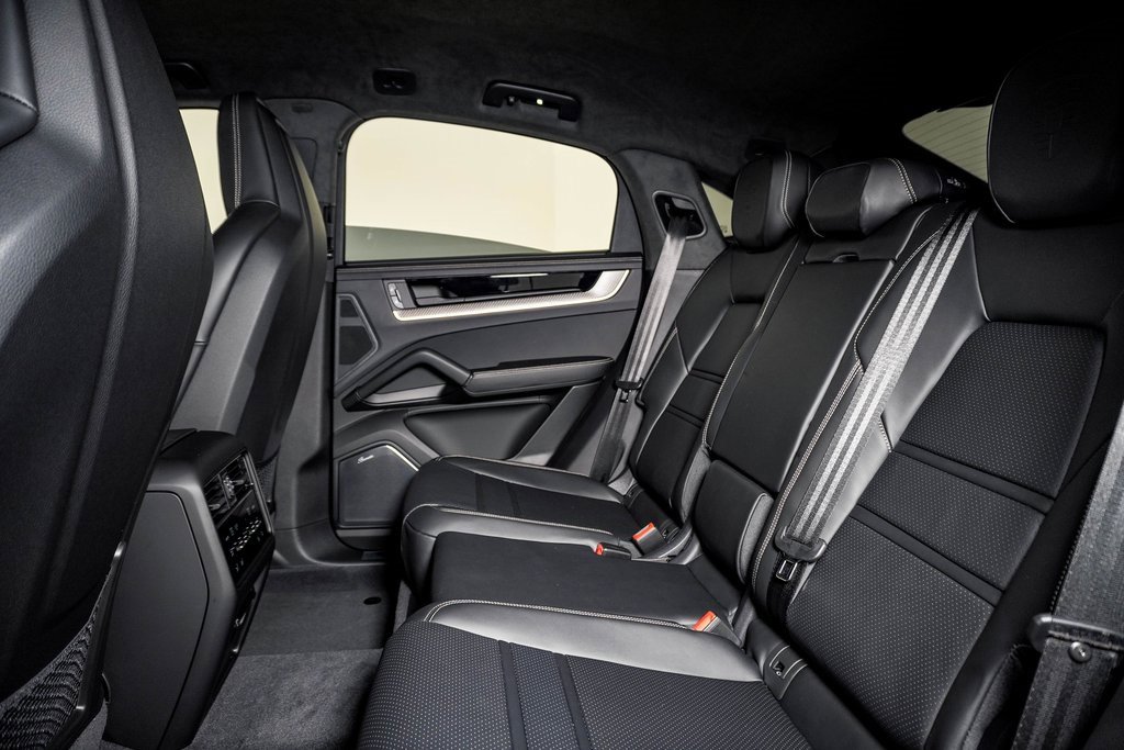 New 2026 Porsche Cayenne Turbo GT image 17