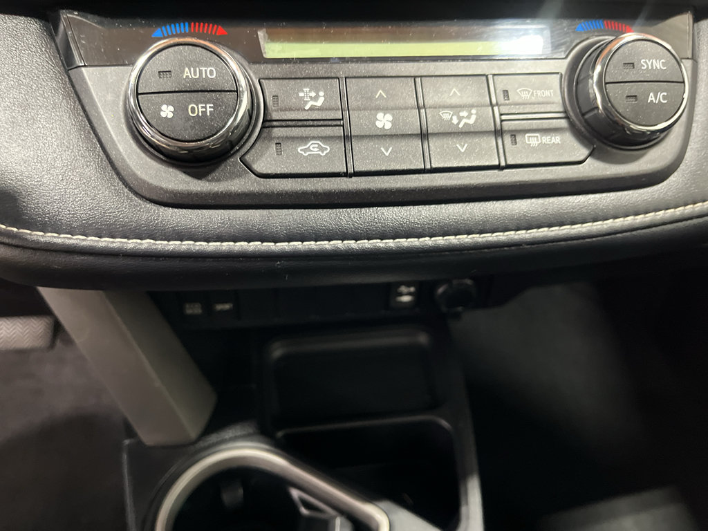 Used 2016 Toyota RAV4 XLE AWD/4WD image 14