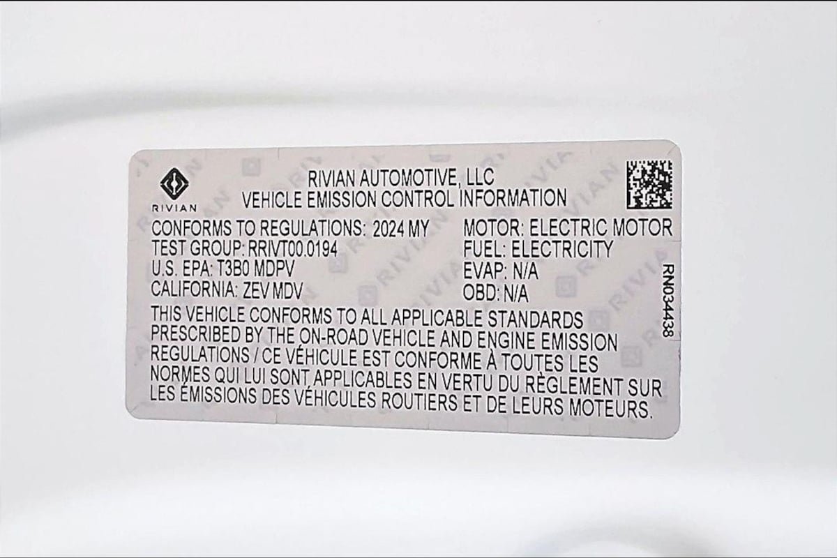 Used 2024 Rivian R1S Adventure Quad AWD/4WD image 29