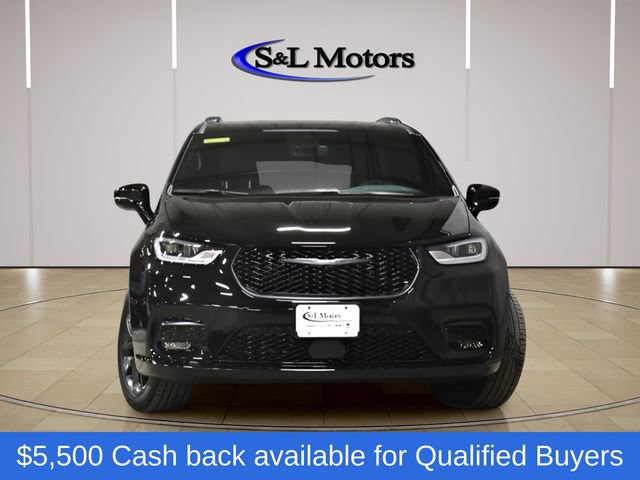 New 2026 Chrysler Pacifica Select w/ S Appearance Package FWD image 3