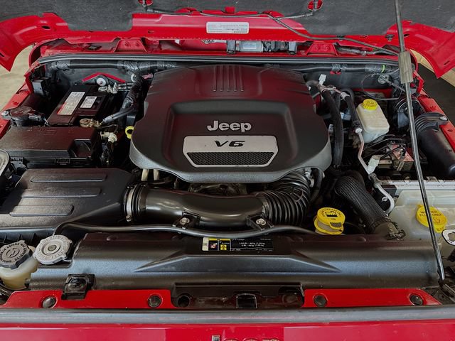 Used 2017 Jeep Wrangler Unlimited Rubicon w/ Connectivity Group AWD/4WD image 28