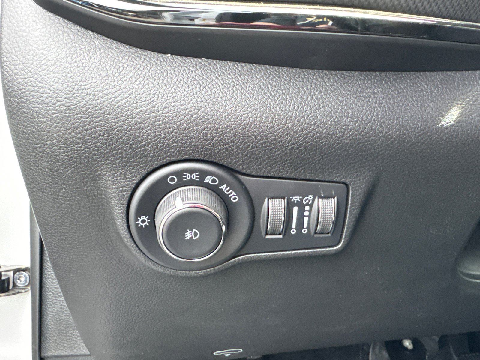 New 2026 Jeep Compass Latitude AWD/4WD image 15