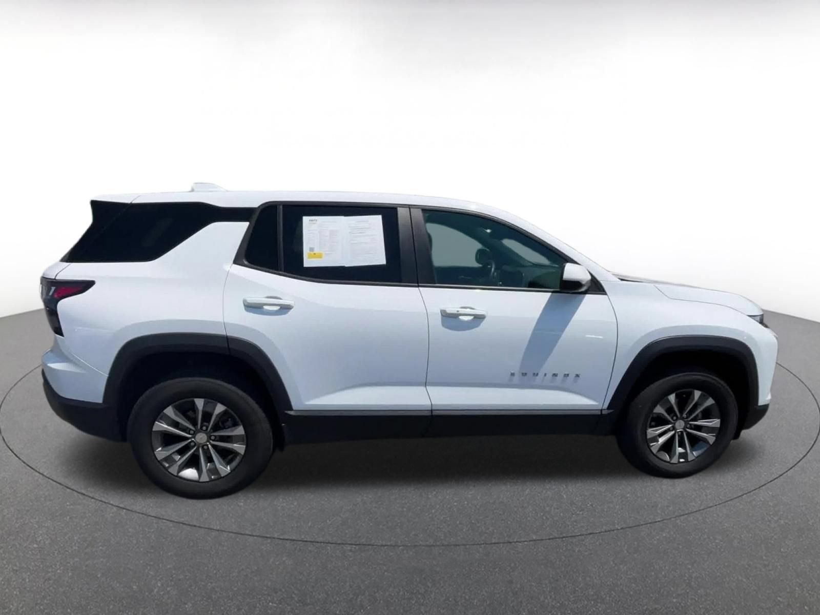 Used 2025 Chevrolet Equinox LT FWD image 16