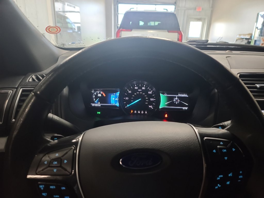 Used 2016 Ford Explorer Limited w/ Equipment Group 301A image 9