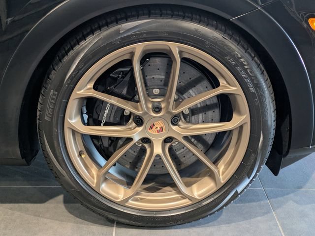 Used 2026 Porsche Cayenne GTS AWD/4WD image 11