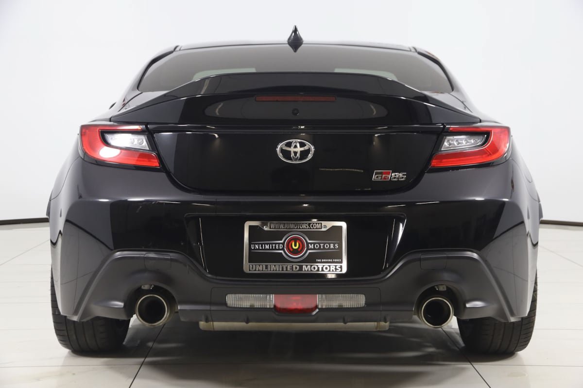 Used 2024 Toyota GR86 Premium RWD image 42