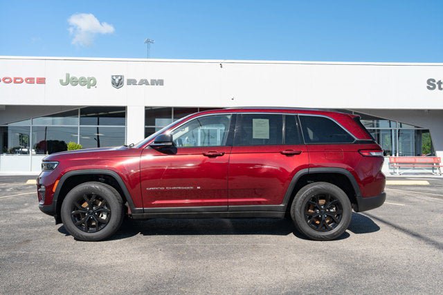 Certified 2023 Jeep Grand Cherokee Limited RWD image 2