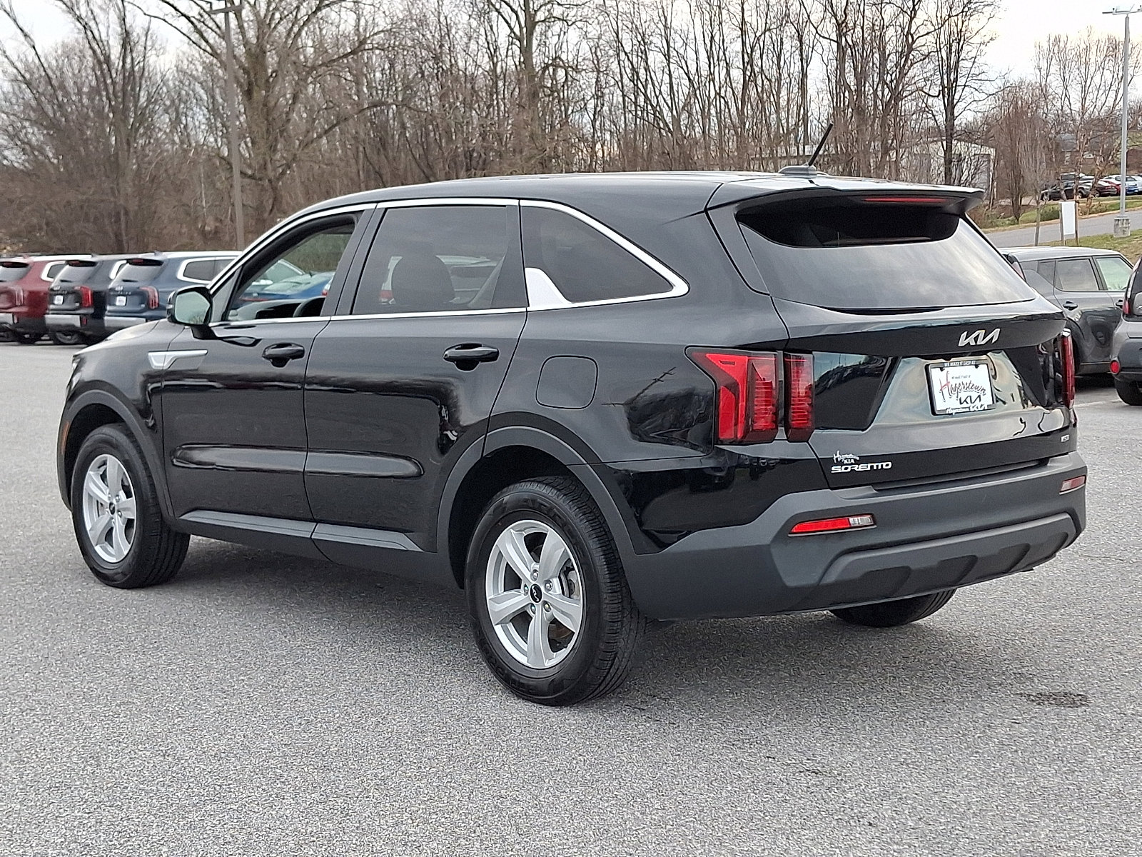 Used 2023 Kia Sorento LX image 4