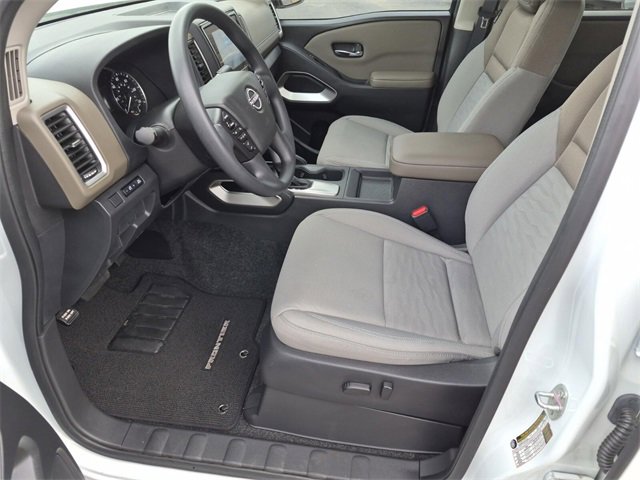 Used 2023 Nissan Frontier SV w/ Technology Package image 17