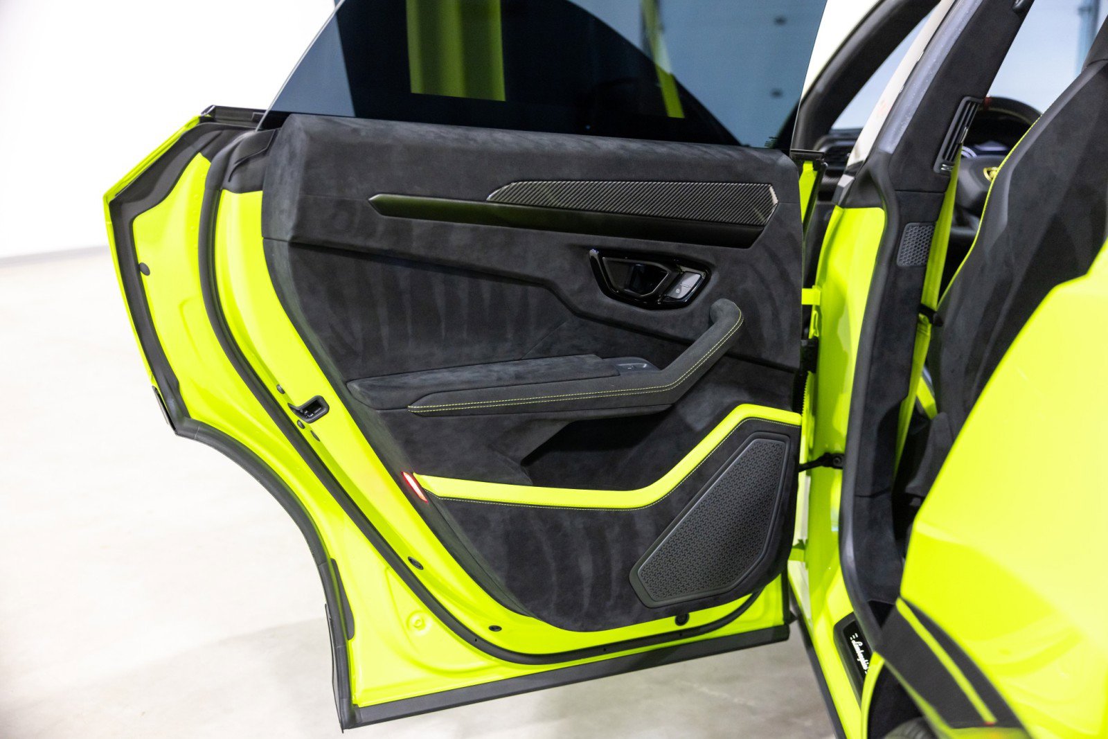 Used 2024 Lamborghini Urus Performante image 30