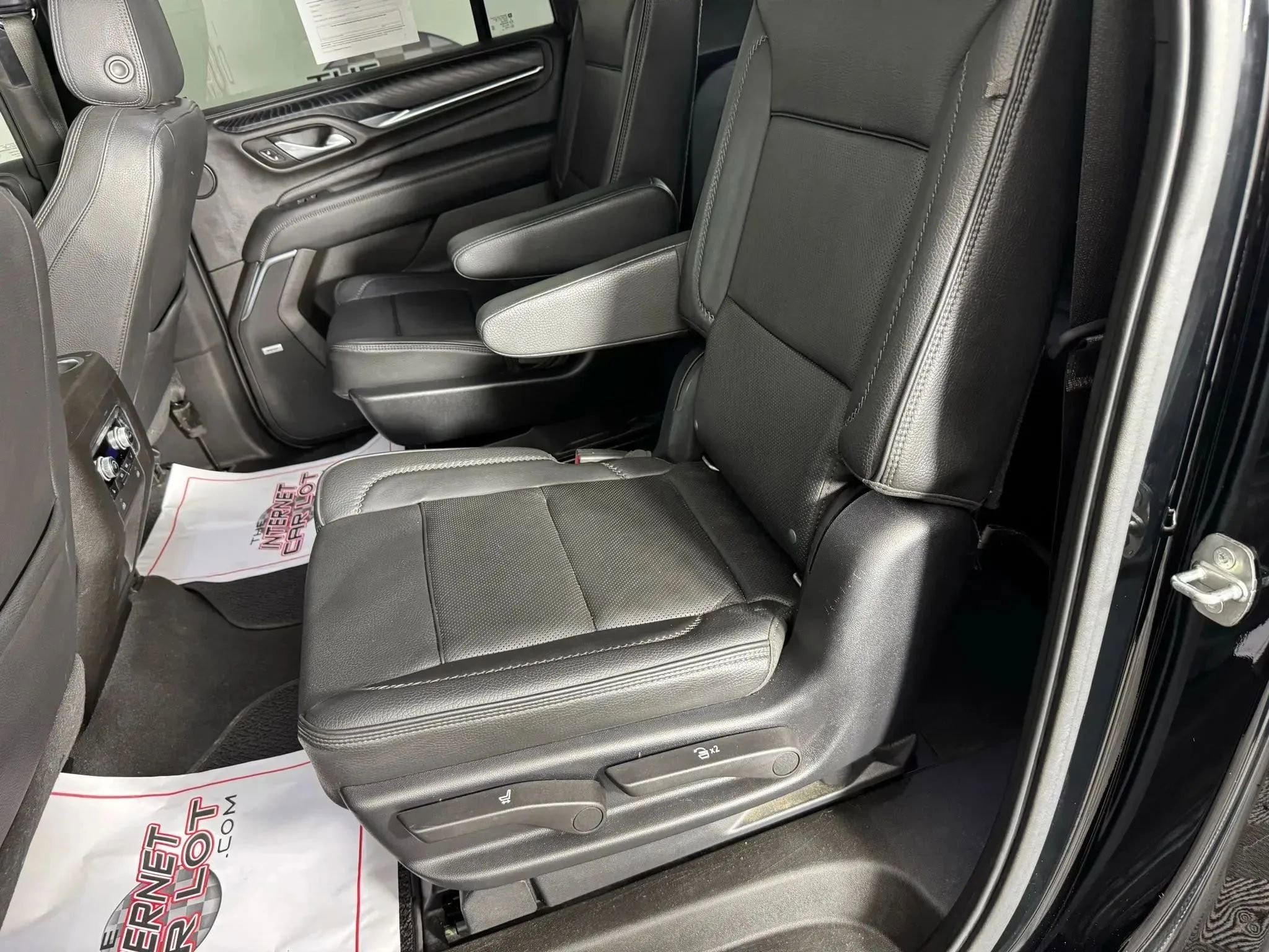 Used 2021 GMC Yukon XL Denali w/ Advanced Technology Package image 40