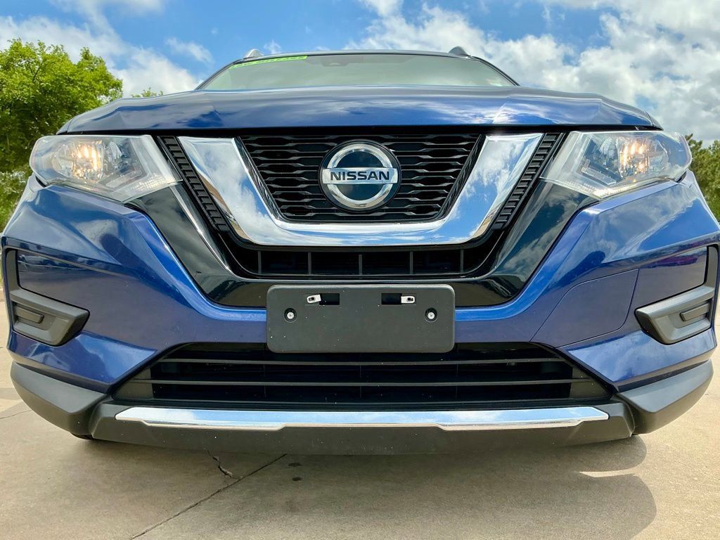 Used 2019 Nissan Rogue S w/ Special Edition Package FWD image 9